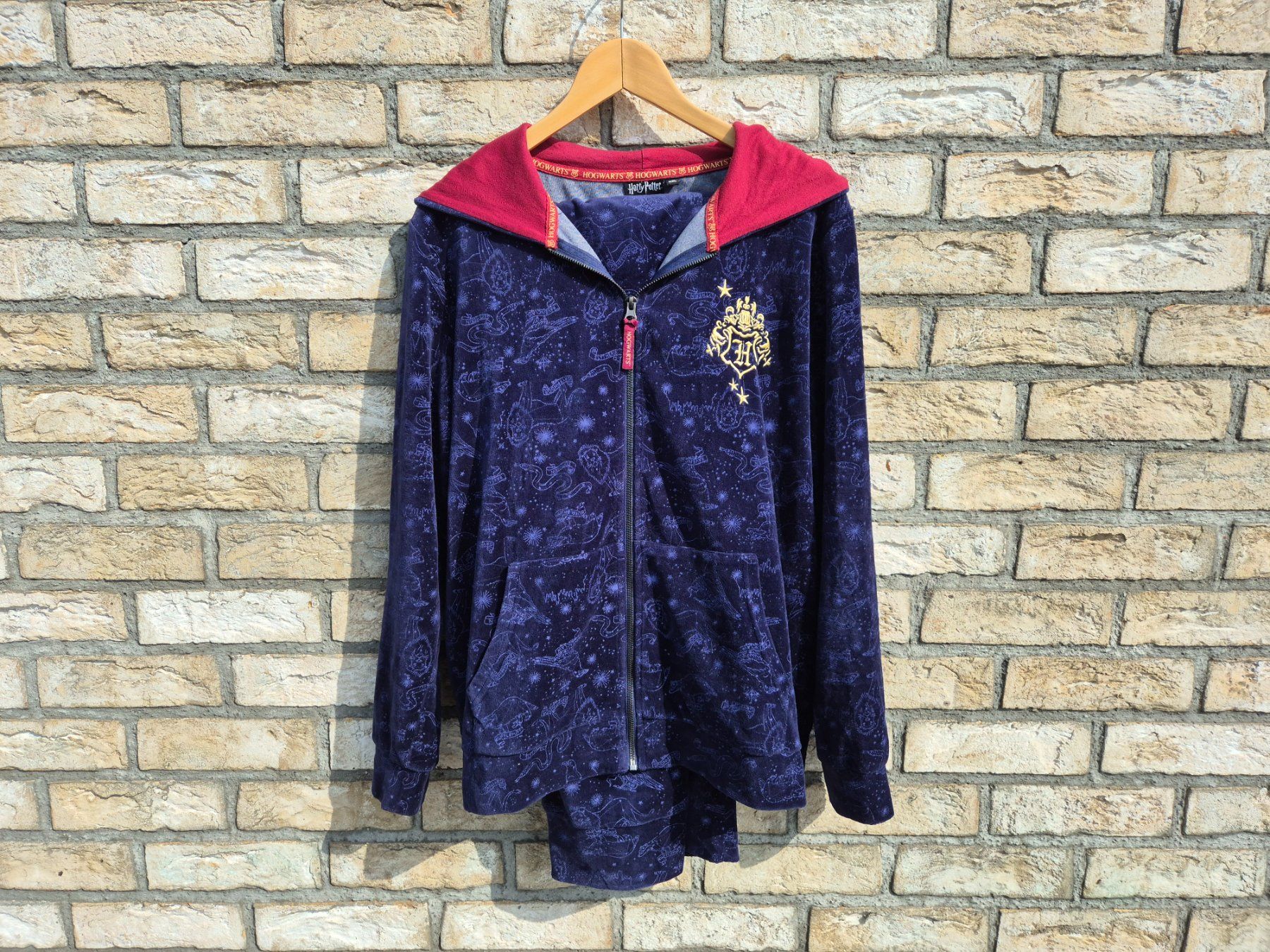 Lotti di vestiti: Harry Potter Jogginganzug "Hogwarts" Grösse XXL Oversize – Usato da Bassersdorf venduto da retrolab