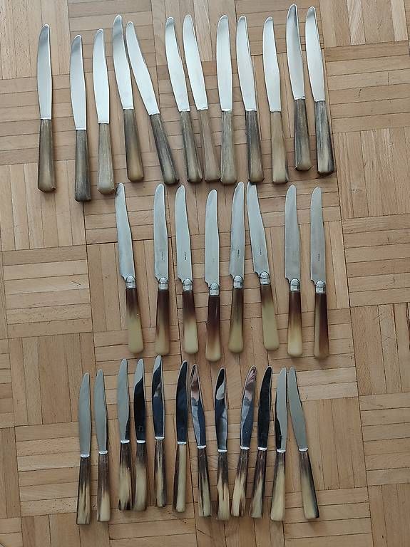 Posate: 32 Couteaux  – Usato da Genève venduto da san_5t26