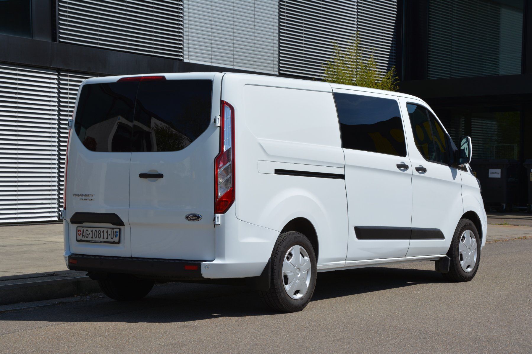 Ford Veicoli commerciali: FORD Transit Custom Van 300 L2H1 Trend A – Usato da Oberkulm venduto da Curiger-Automobile 2