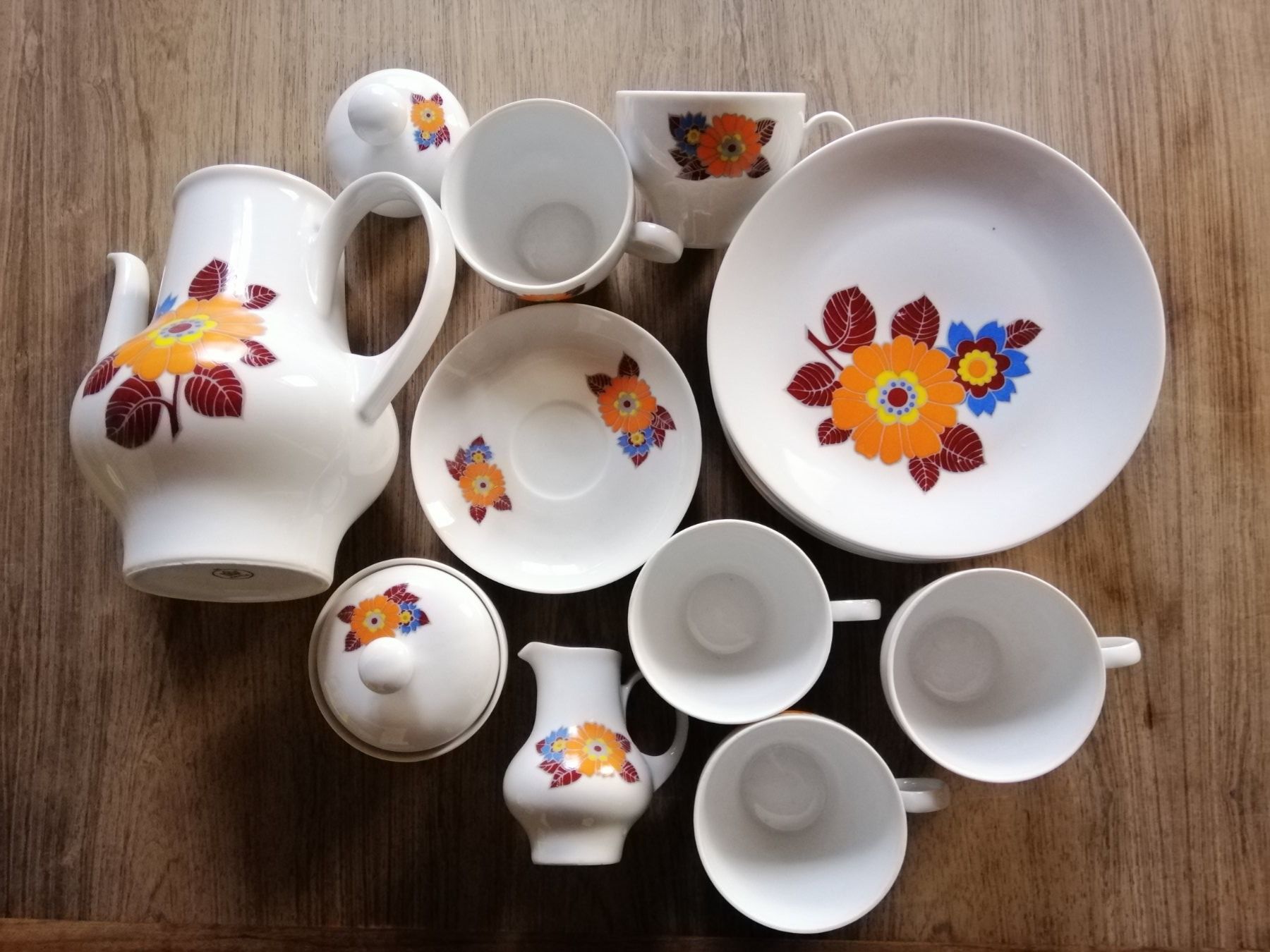 Kahla Set di piatti: Kaffee oder Teeservice Set vintage 70er Kahla – Usato da Villmergen venduto da MONCHHICHI