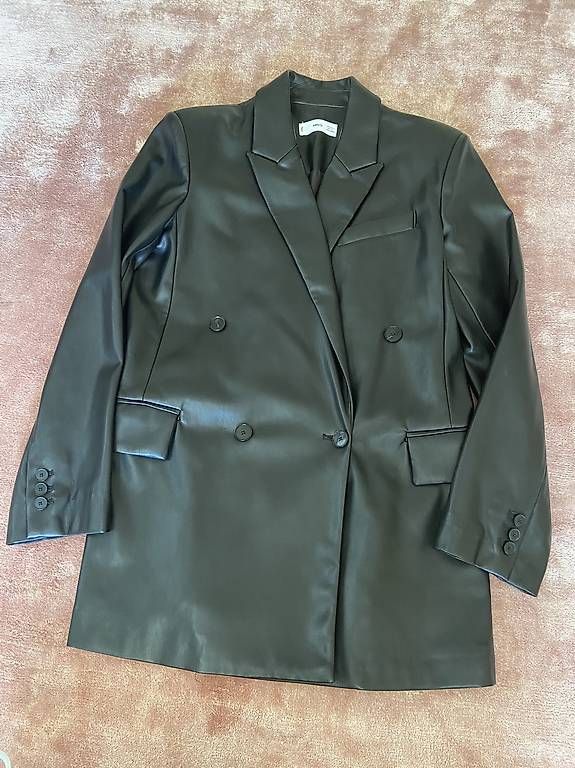 Vestes: Lederjacke Mango – D'occasion à Ostermundigen par Natalia1973
