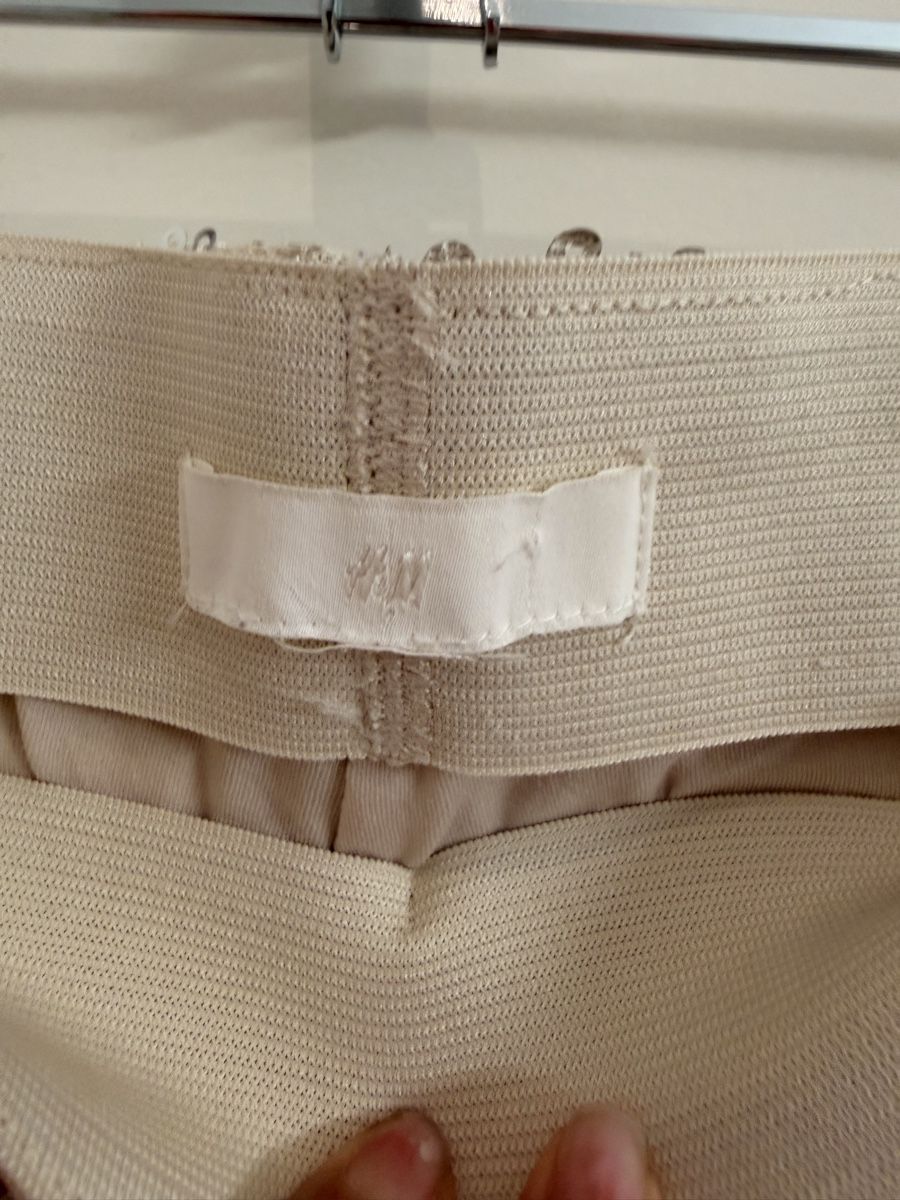 H&M Pantaloni: H&M Flare Pants Sequins Beige Size M – Usato da Zürich venduto da Dory84 1