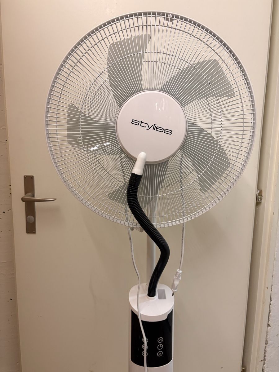 Ventilatori: Standventilator mit Sprühnebel - Stylies – Usato da Vitznau venduto da Coco6354
