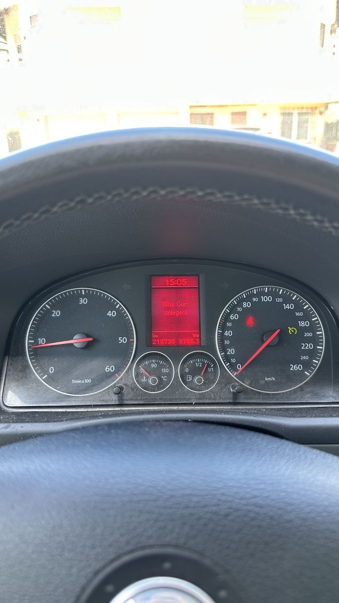VW Automobili: VW Touran 2.0TDI  – Usato da Ennetbürgen venduto da mausyf123 8