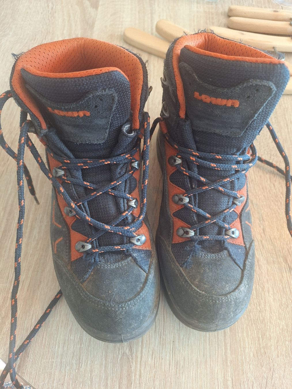 Lowa Scarpe da uomo: Lowa Wanderschuh 35 – Usato da obfelden venduto da claudia.horni
