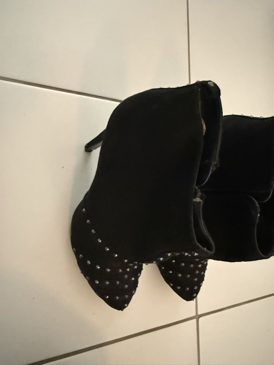 Scarpe da donna: Black Studded Ankle Boots Size 37 – Usato da Riehen venduto da abo_h2tz 1