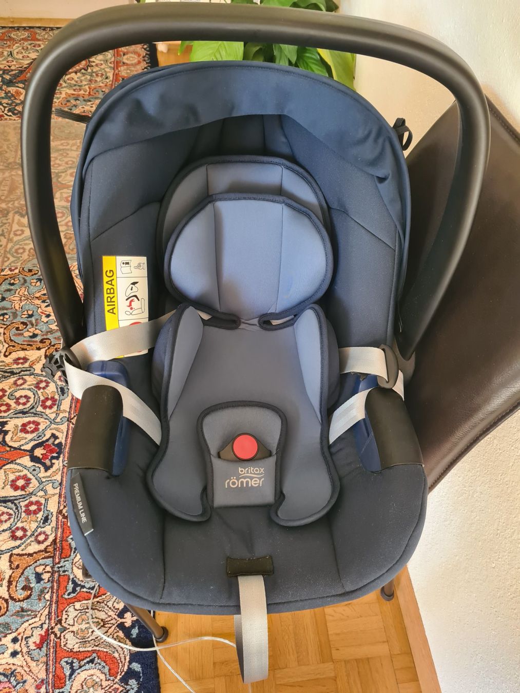 Britax Römer Auto-Kindersitze: Babyschale Römer Britax inkl.Isofixbasis – Gebraucht aus Riehen von OracleData
