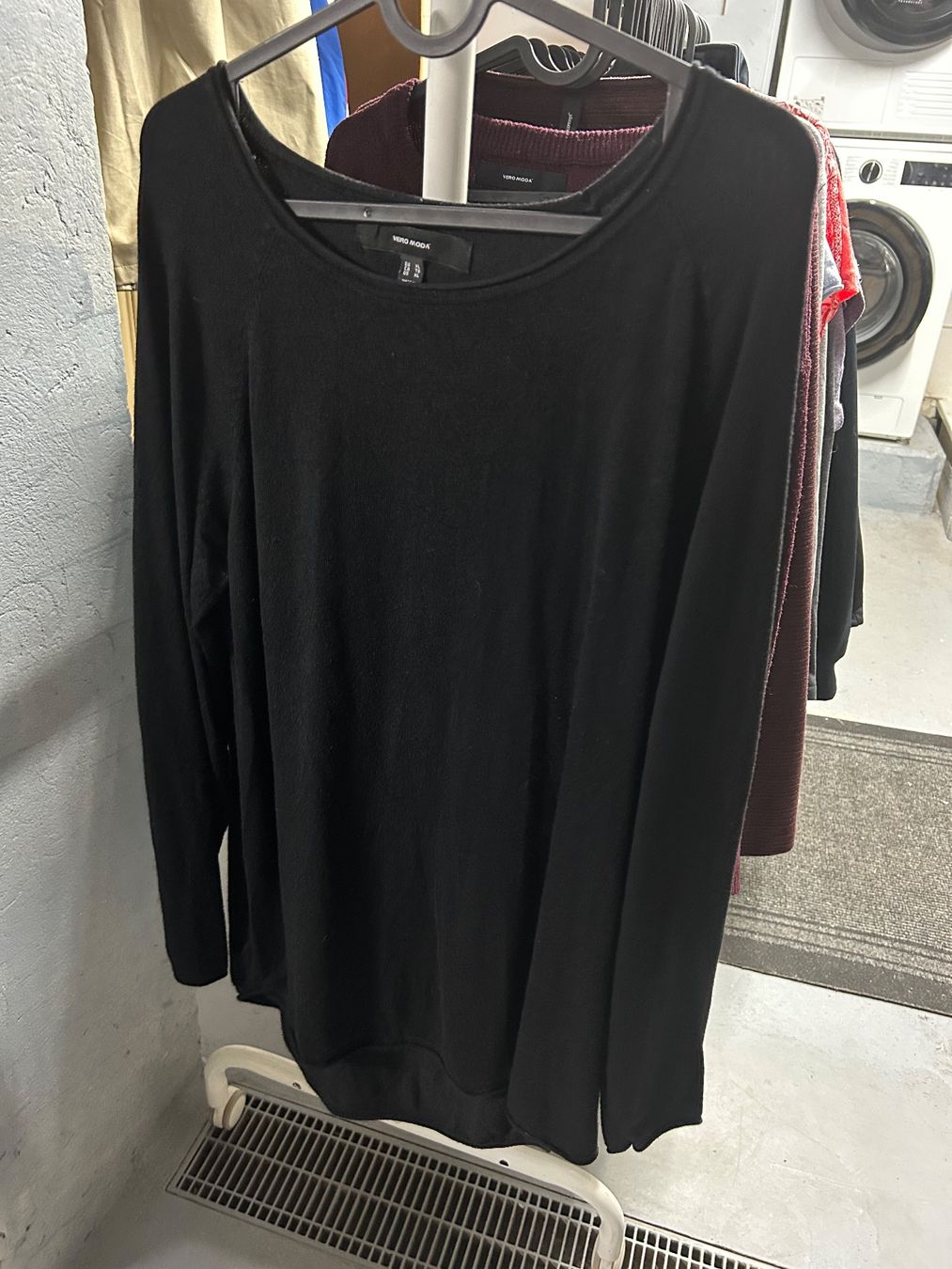 Maglioni & Felpe: Damenpulli Gr. xl schwarz – Usato da Obergösgen venduto da Andre118
