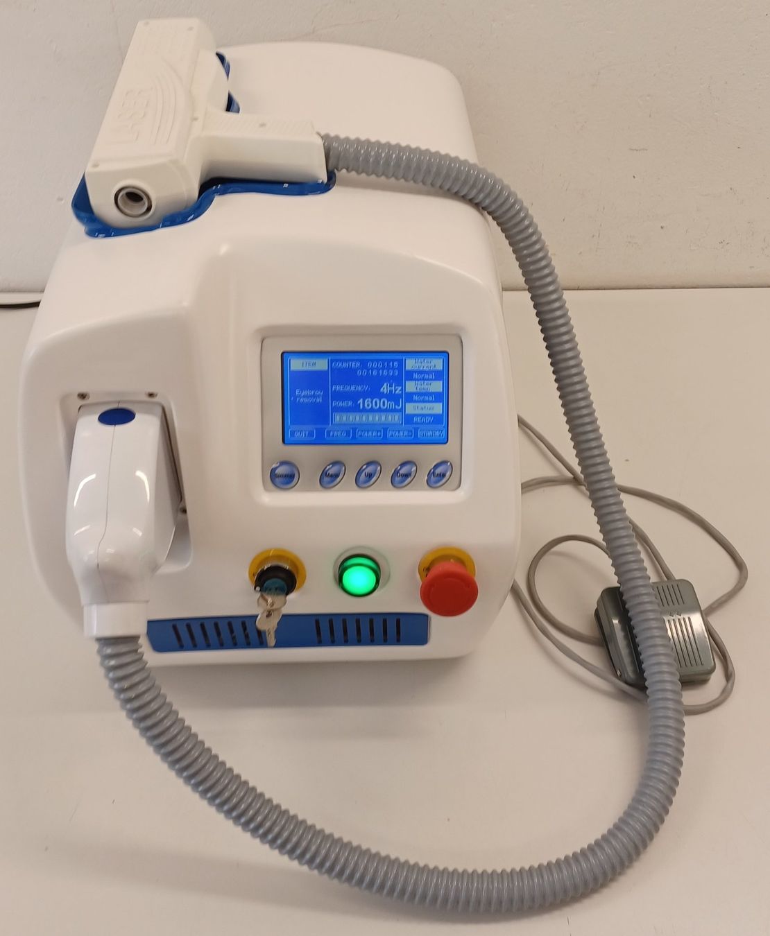 Laborzubehör: Beauty Machine Tattoo removing machine – Gebraucht aus Niederdorf von LeptonAG_Labor 1