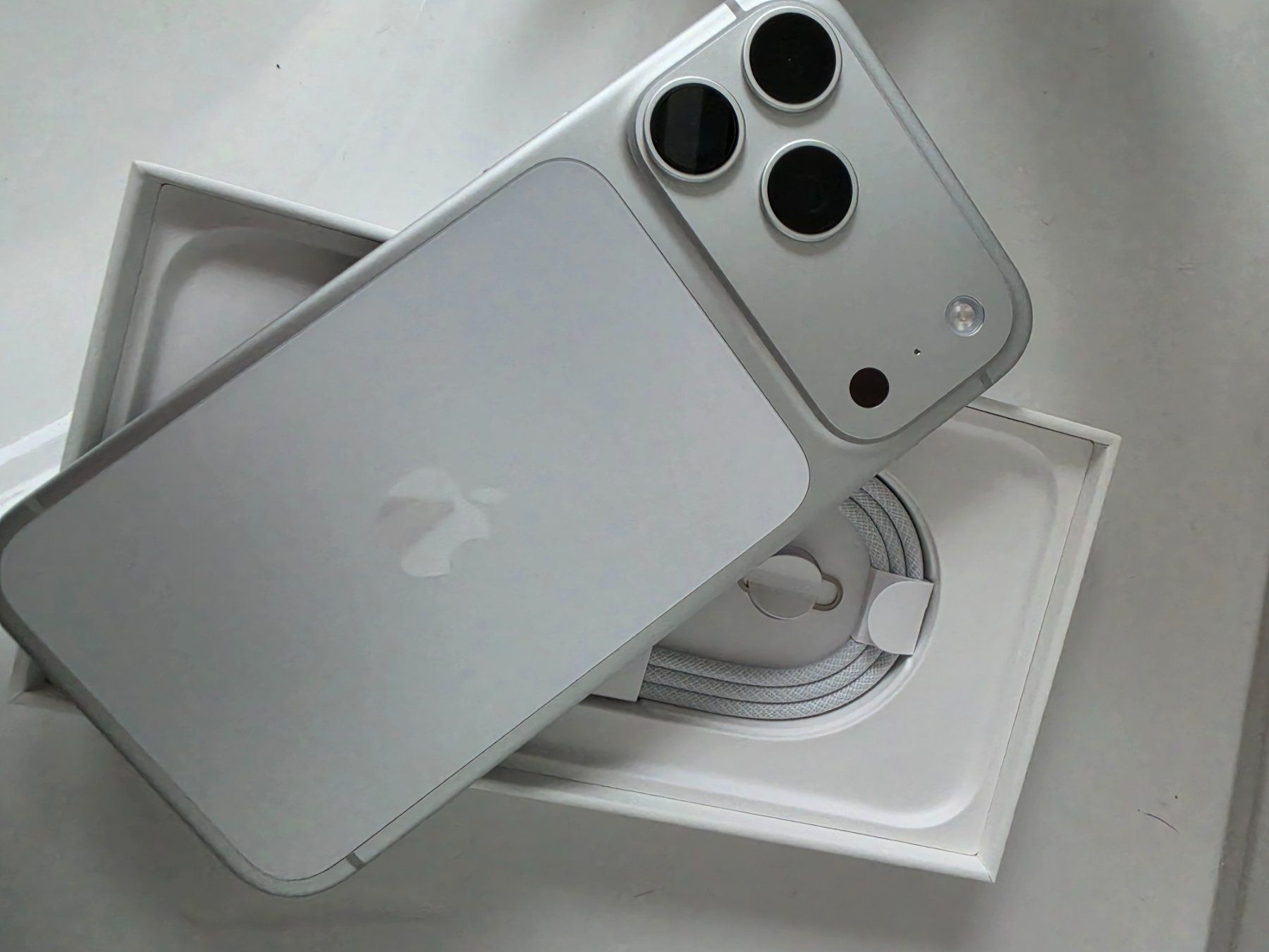 Apple Telefoni cellulari / Smartphones: Iphone 17 Pro Max 256 gb silber – Nuovo (secondo la descrizione) da Fulenbach venduto da jenny911 1