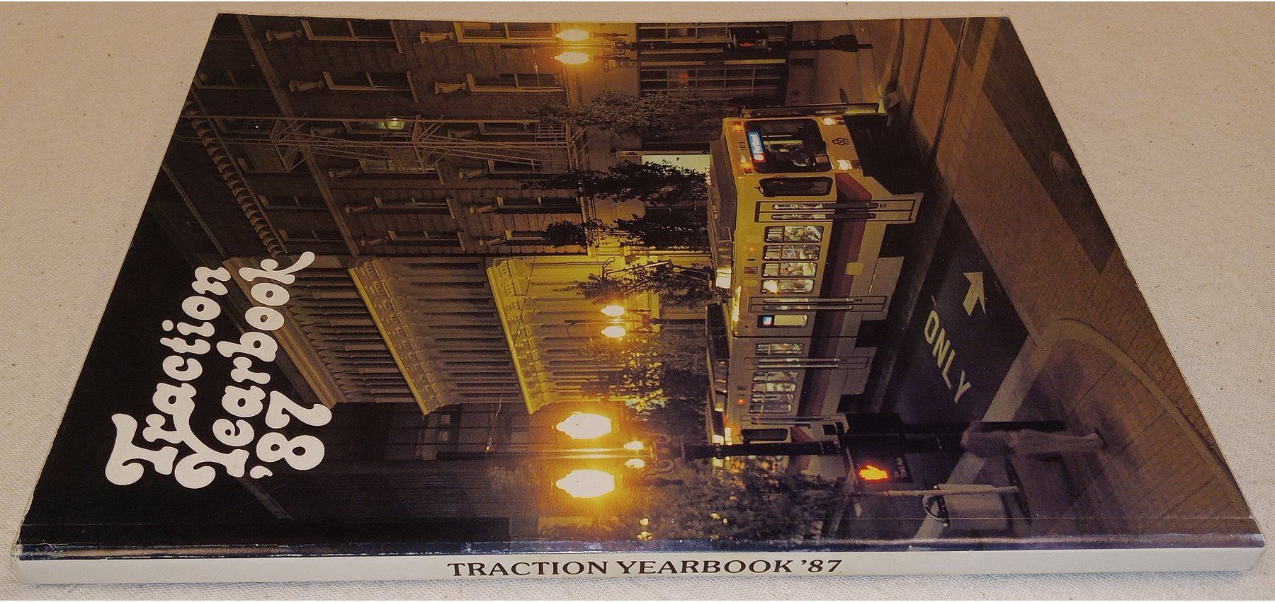 Libri: 0-9610414-6-3 TRACTION YEARBOOK '87 – Usato da Hätzingen venduto da memory-lane