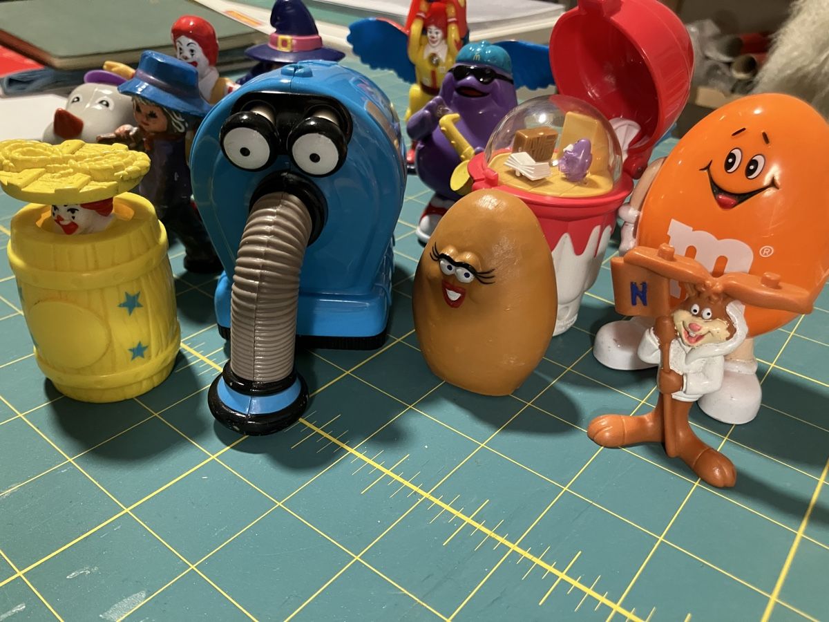 Spielzeuge: Spielfiguren – Gebraucht aus Bettwiesen von jum_kq5y 5