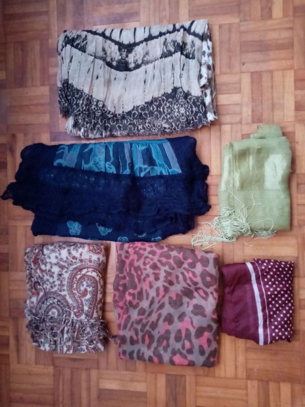 Foulards, Tücher & Schals: 6 Schals/Foulards Satz – Gebraucht aus Schöfflisdorf von nun_zr8r
