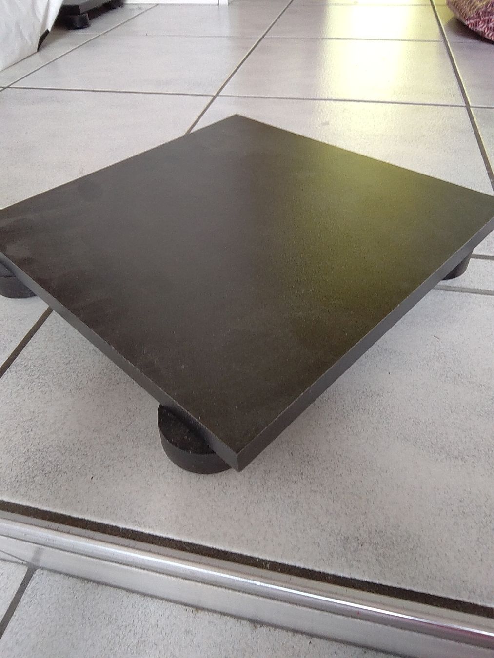 Sonstige Dekorationen & Accessoires: 2 Pflanzenroller schwarz – Gebraucht aus Langenthal von lineal55