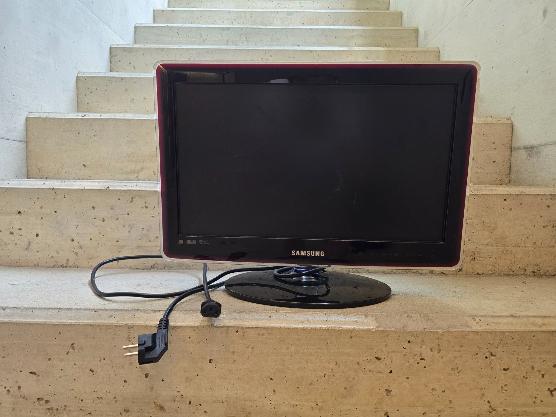 Samsung Fernseher: Samsung Fernseher – Gebraucht aus Delémont von vla_zpt9