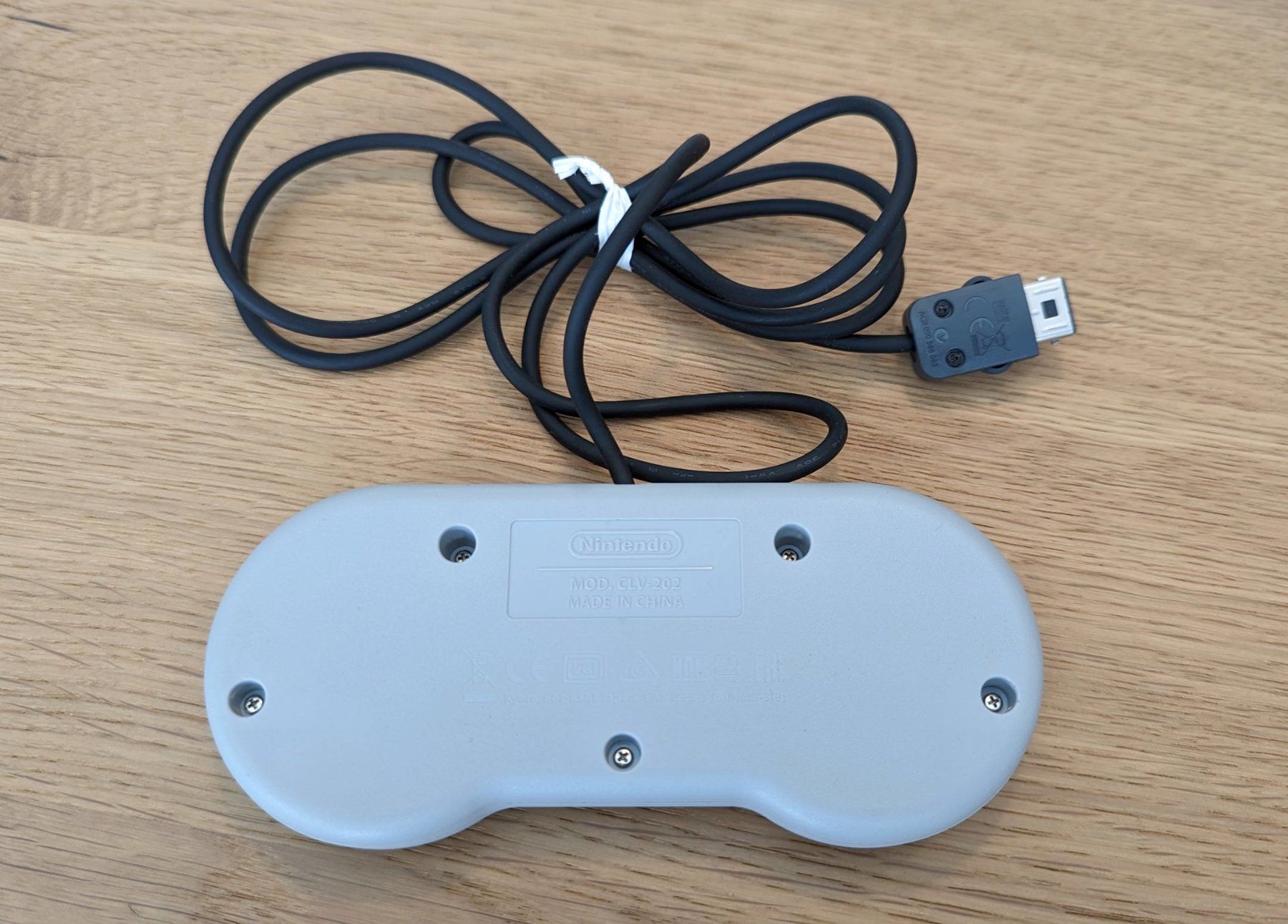 Nintendo Controller: Super Nintendo Classic Mini Original Controller – Neu (gemäss Beschreibung) aus Oftringen von  1