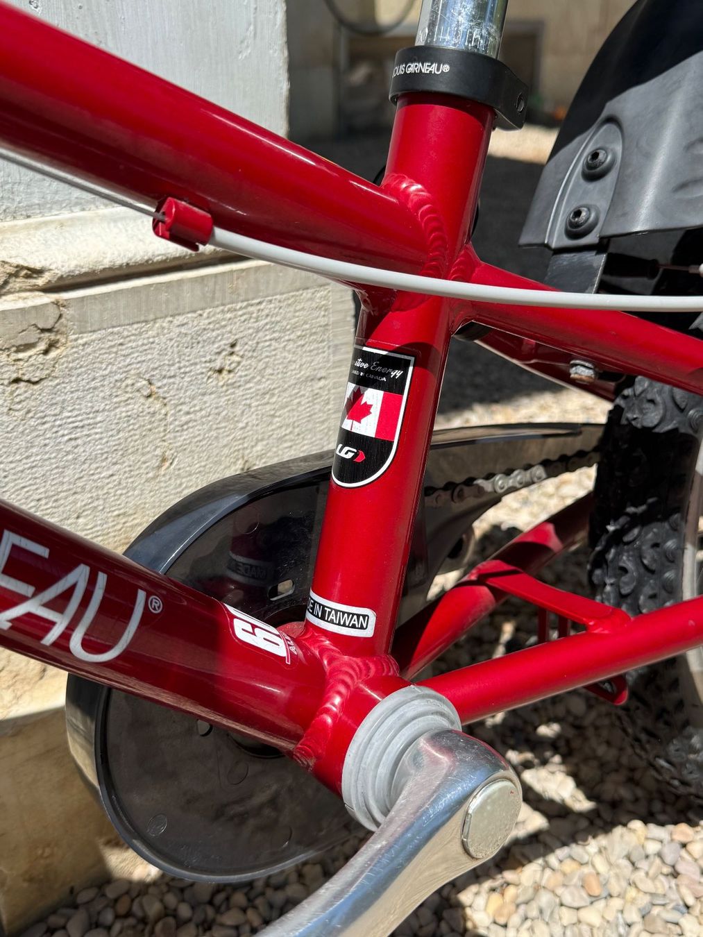 Velos: Vélo Louis Garneau 16 pouces rouge parfait pour l'été – Gebraucht aus Crassier von cyr_pn7w 3