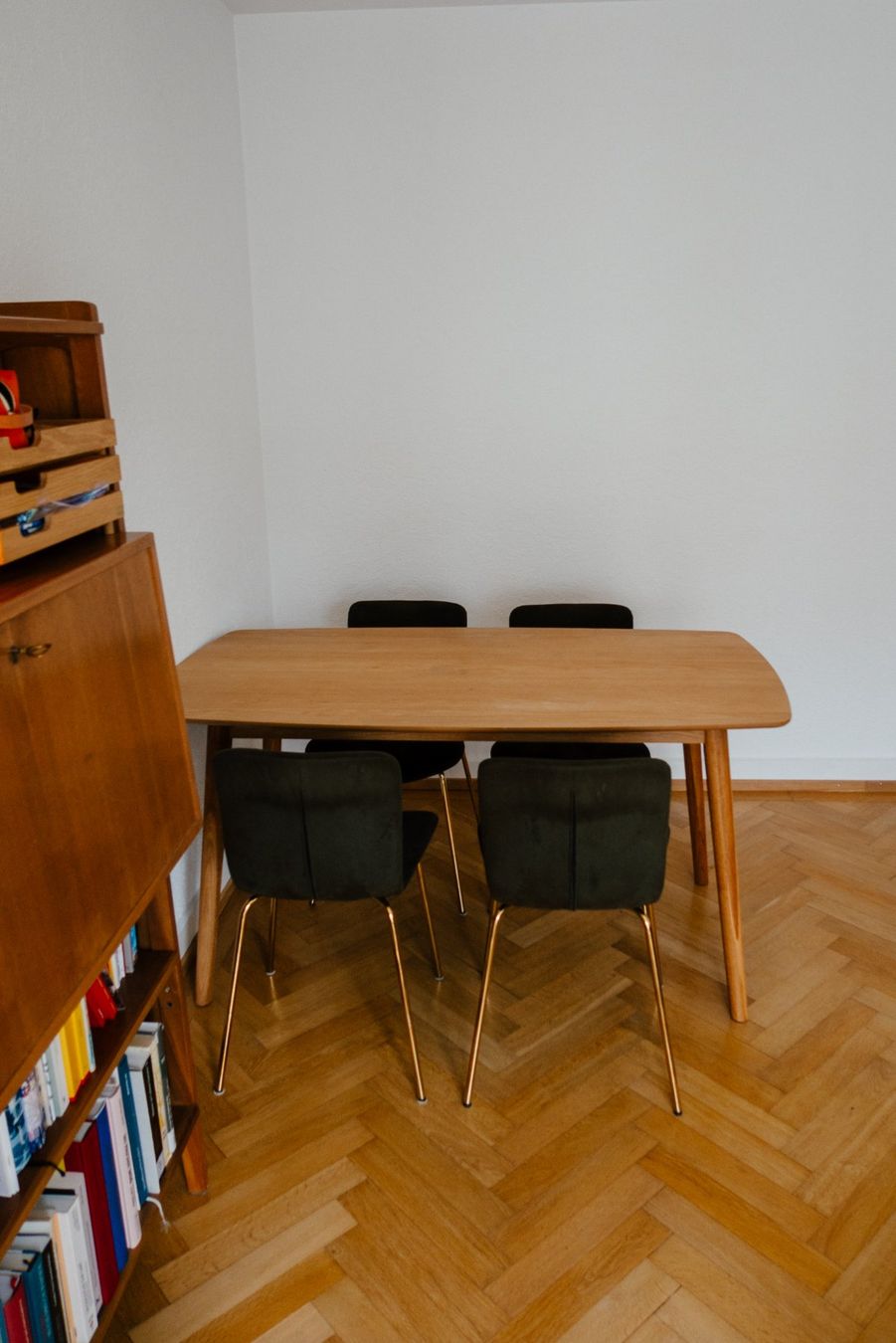 Tische: Esstisch (Eiche / Eichenfurnier) – Gebraucht aus Zürich von viv_2tfj 1