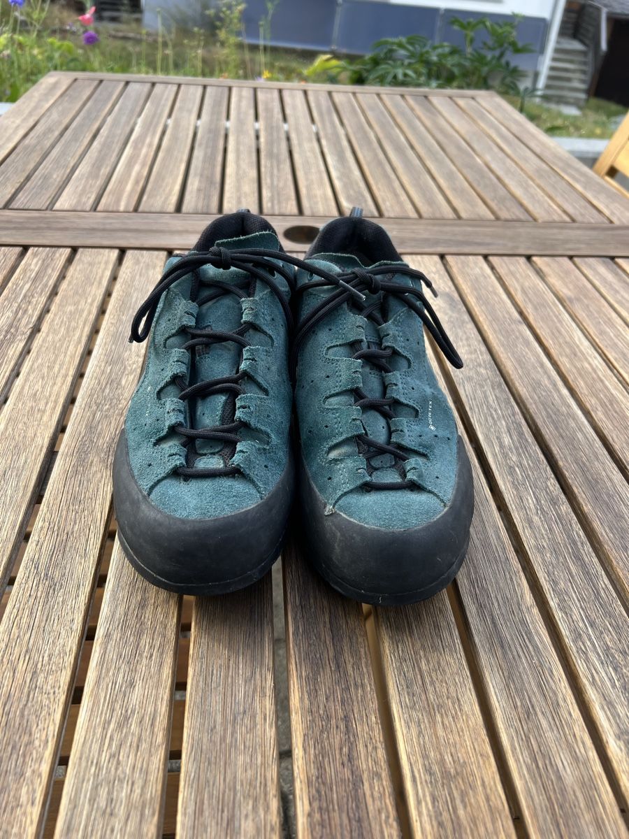 Scarpe da uomo: Mont-bell Gore-Tex Grösse 43 – Usato da Zermatt venduto da Laujon 1