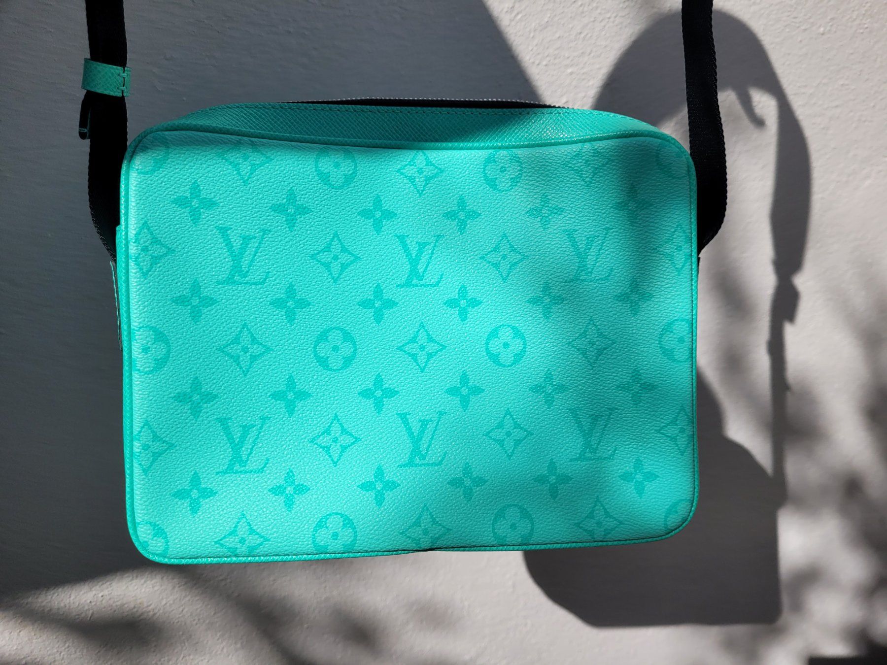 Louis Vuitton Borse: Louis Vuitton Outdoor Messenger PM Eclipse Bag – Nuovo (secondo la descrizione) da Balsthal venduto da Marche 5