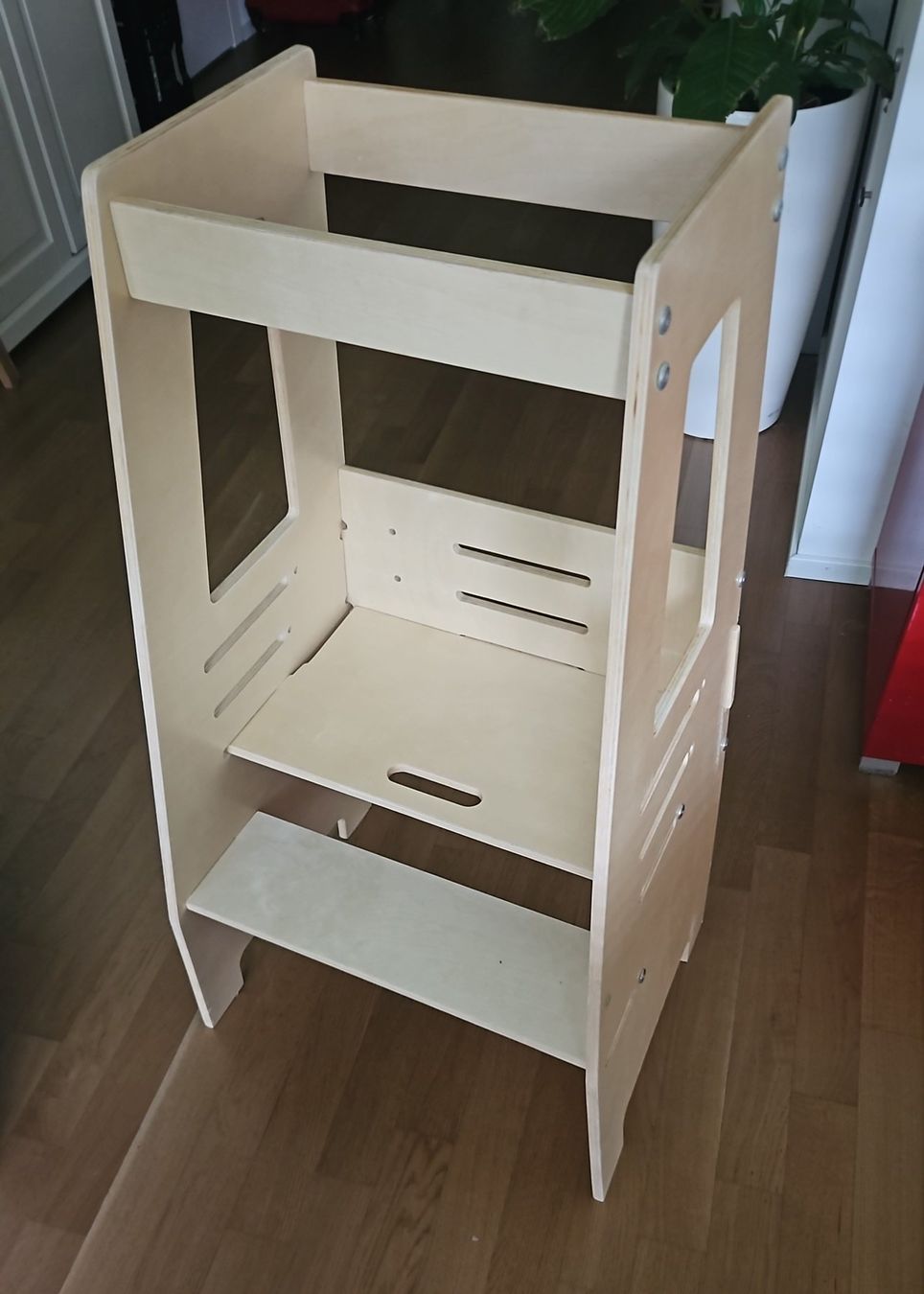 Hochstühle: Lernturm Holzturm Kinder – Gebraucht aus Cham von nimic01
