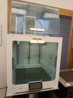 Ultimaker S5, 2023 mit massiv Zubehör und Originalverpackung
