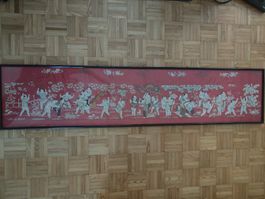 Seidenbild mit Kindern und Drachenmotiv rot 168x36cmz