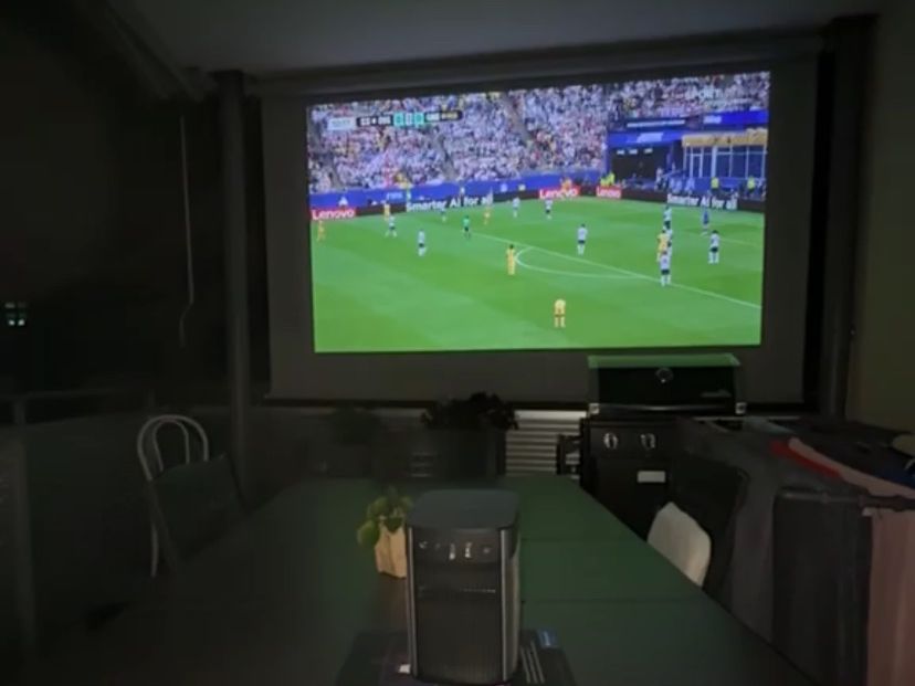 Xgimi Vidéoprojecteurs: XGIMI Halo+ 1080P Beamer Projector – D'occasion à brunnen par mar_5d5q 5