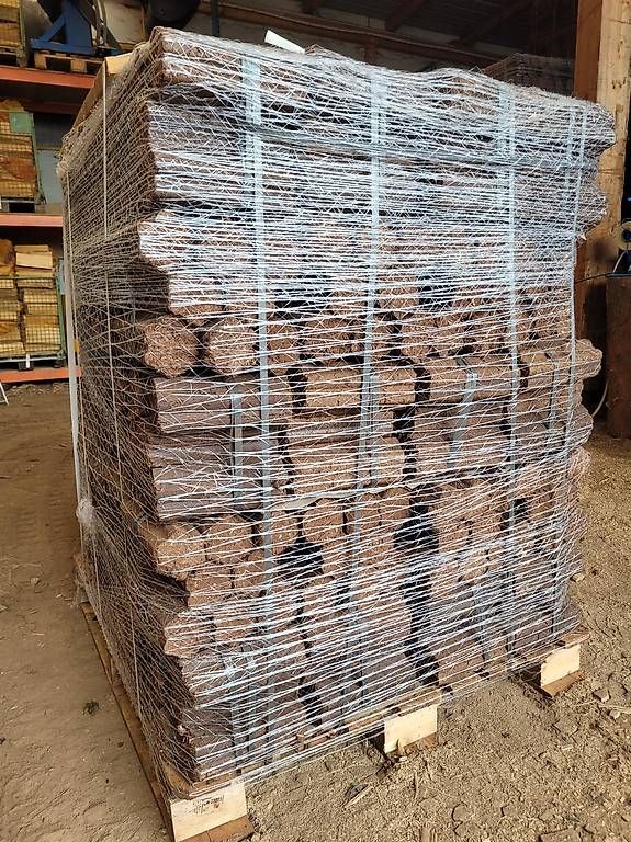 Radiatori: Rindenbriketts Makrotherm – Nuovo e nell'imballaggio originale da Bronschhofen venduto da inf_xn6x 1