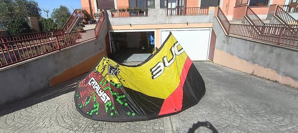 Aquilone: Kite Ozone catalyst 12m + bar Ozone – Usato da Pontresina venduto da misterasensio 4