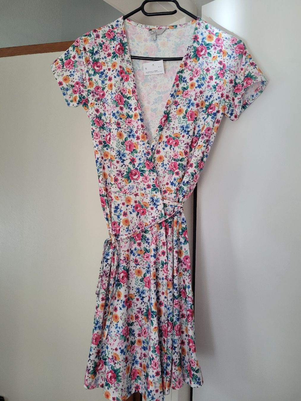 C&A Robes: Wickelkleid – Neuf avec emballage d'origine à Zürich par vic_w2tl