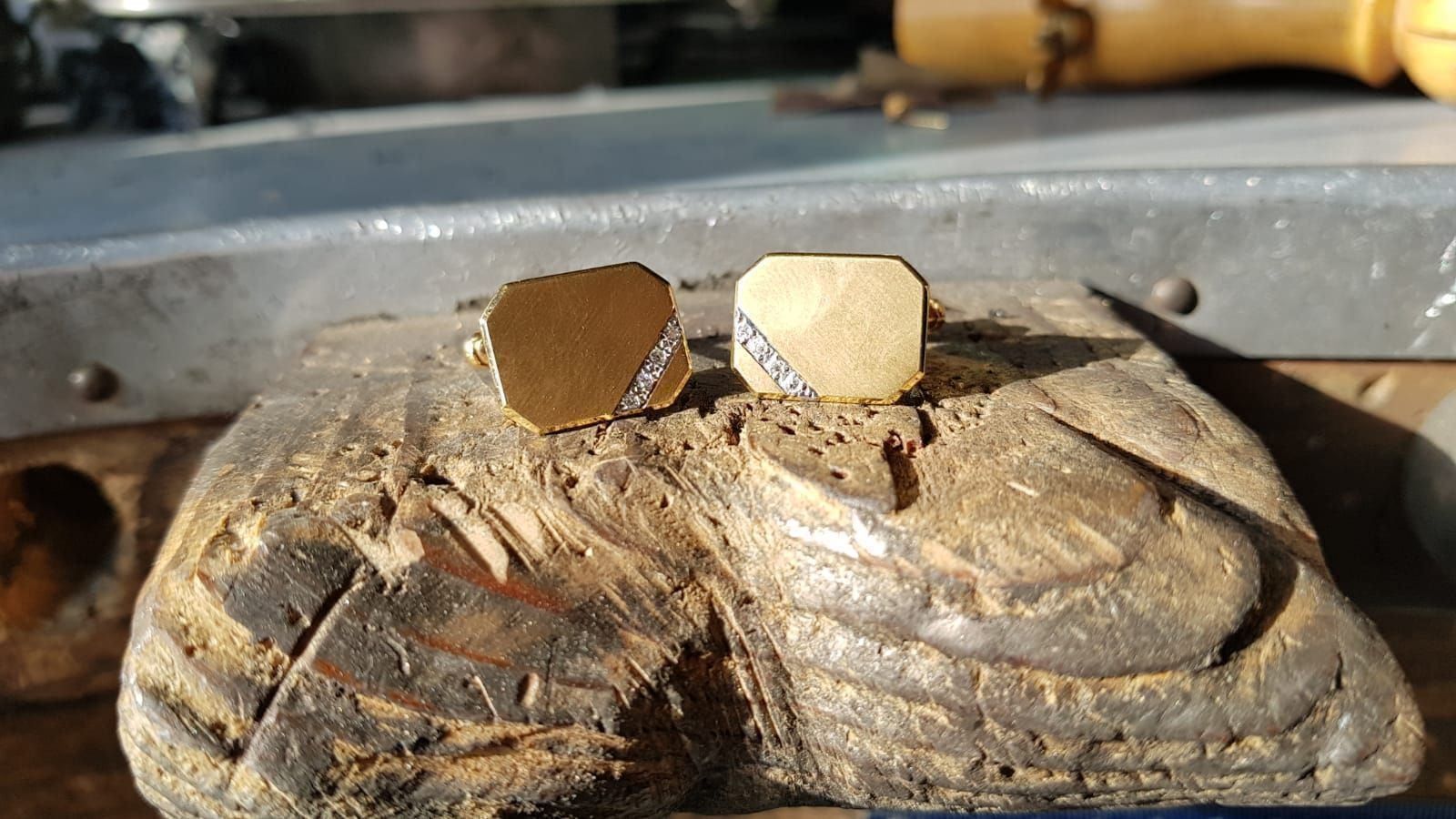 Manschettenknöpfe: Wunderschöne Manschettenknöpfe aus 18kt. – Neu (gemäss Beschreibung) aus Unterägeri von Altgoldschmuck 2