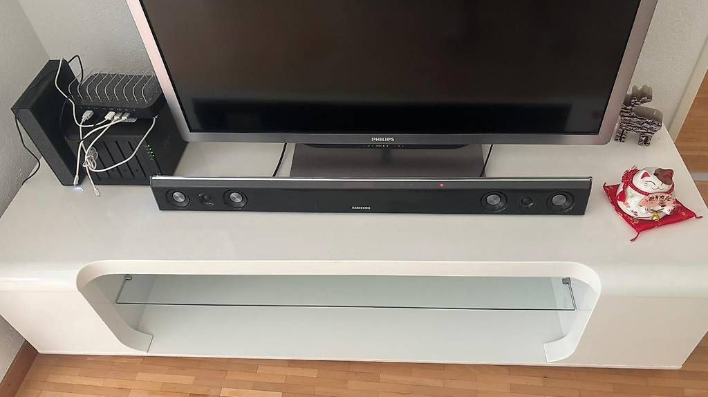 Mobili TV: Moderne, schlichte TV-Möbel – Usato da Wettingen venduto da elv_khg5