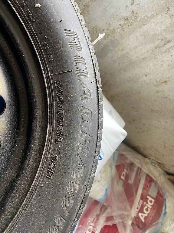 Pneumatici & Ruote complete: Sommerräder zu Renault Scenic oder andere 205/60R16 – Usato da Roggenburg venduto da fendtland31295