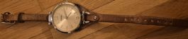 Elegante Fossil Damenuhr mit Lederarmband.