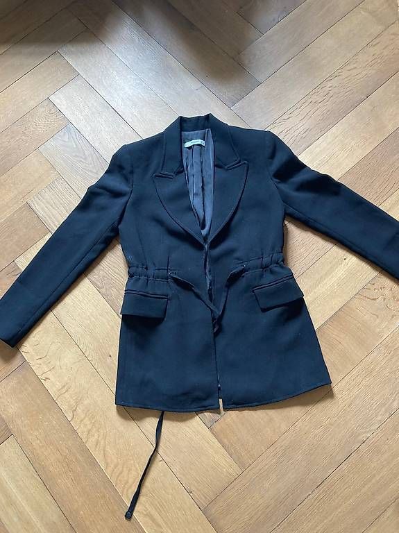 Vestes: Veste noire Mango Suit taille S – D'occasion à Renens VD par chrstn