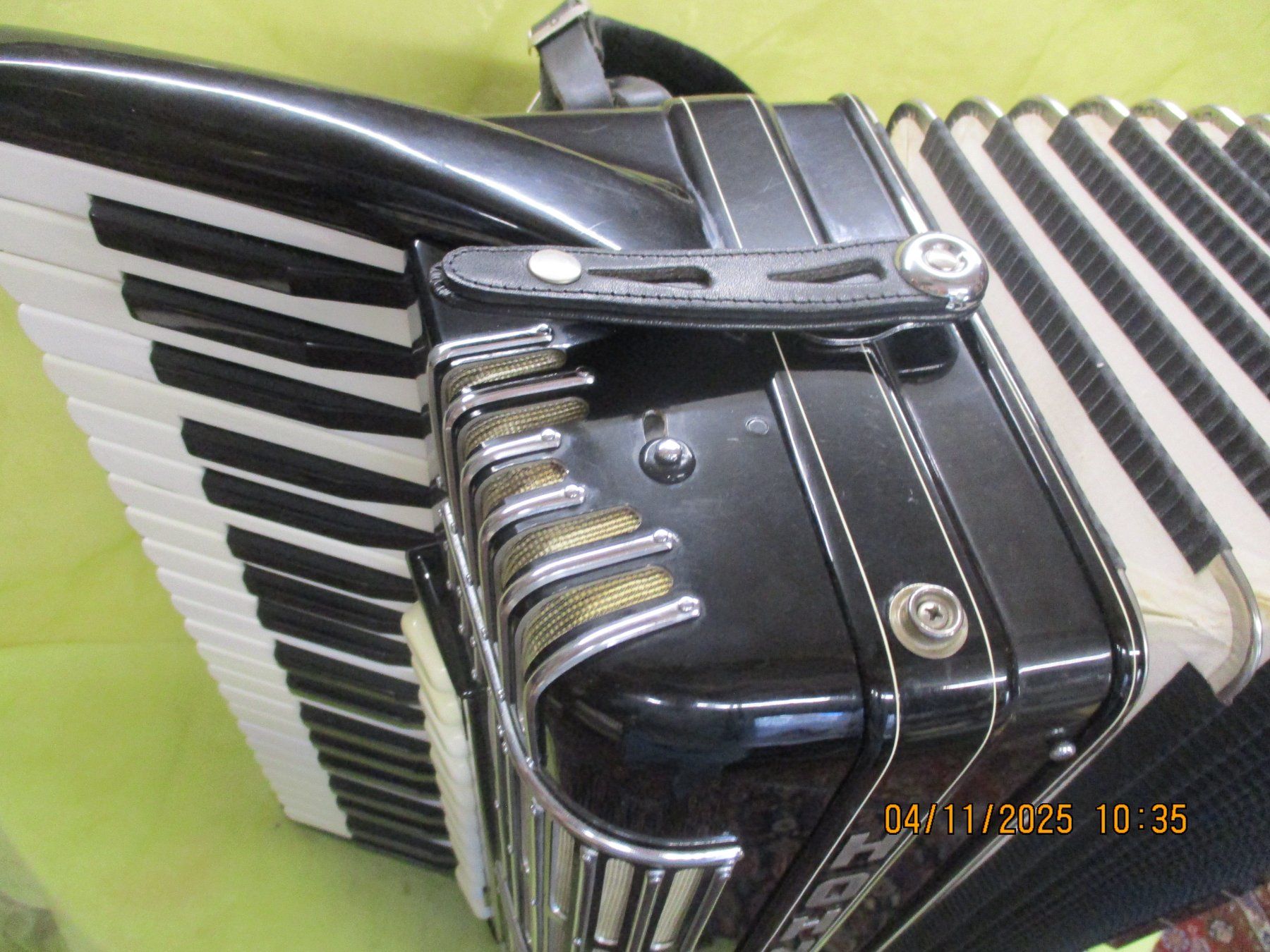 Hohner Strumenti musicali: Akkordeon Hohner Morino IV N – Usato da Jegenstorf venduto da Oktavio 5