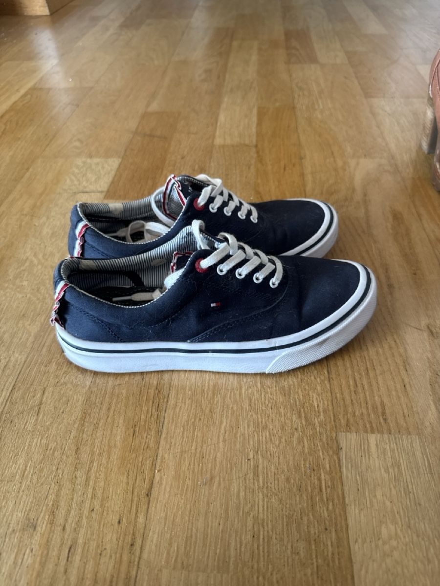 Tommy Hilfiger Scarpe da donna: Tommy Hilfiger Schuhe – Usato da Amriswil venduto da cor_gpw9 2