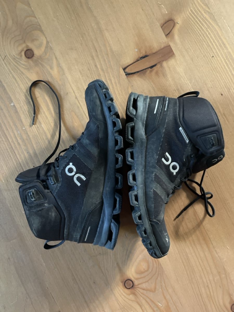 On Herrenschuhe: ON Cloud leichter Wanderschuh Gr. 40. wasserdicht, Schwar – Gebraucht aus Emmen von Sabinezundel 2