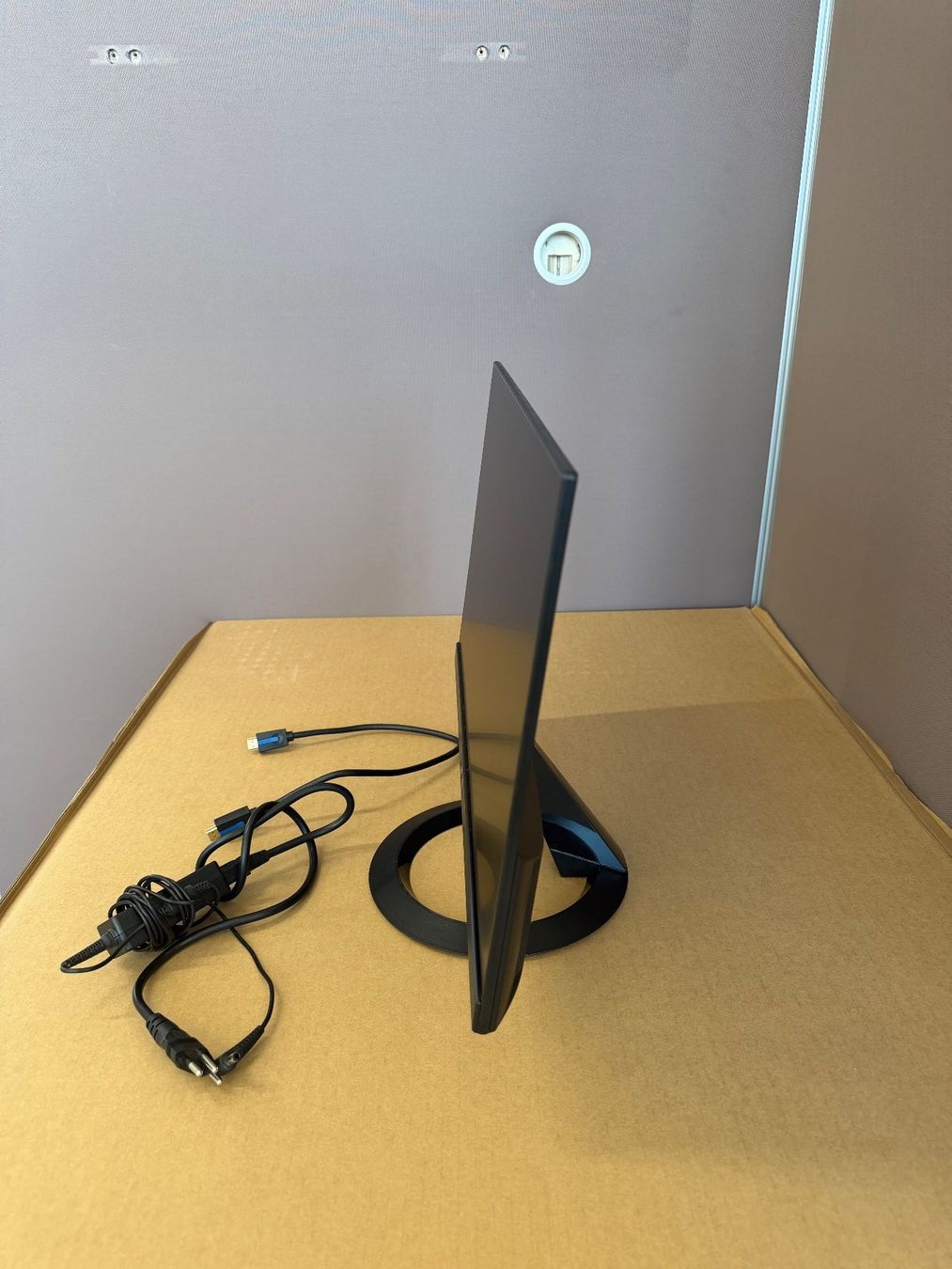 Asus Ecrans: ASUS VZ229HE 21.5" Monitor – D'occasion à Dietlikon par ComdatAG 2