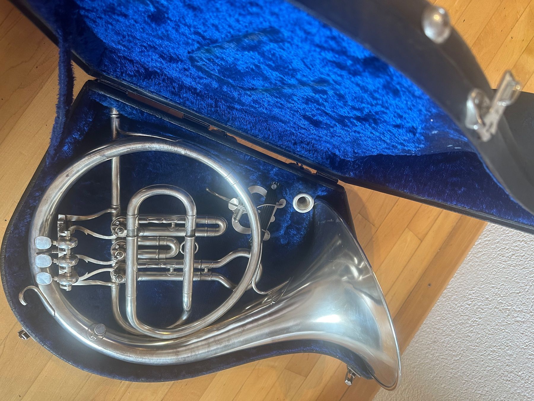 Blasinstrumente: Waldhorn/ Es-Horn – Gebraucht aus Horriwil von  2