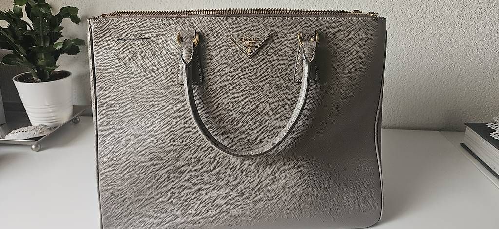 Taschen für Damen: Prada Galleria Handbag – Gebraucht aus Subingen von BlueAngel25