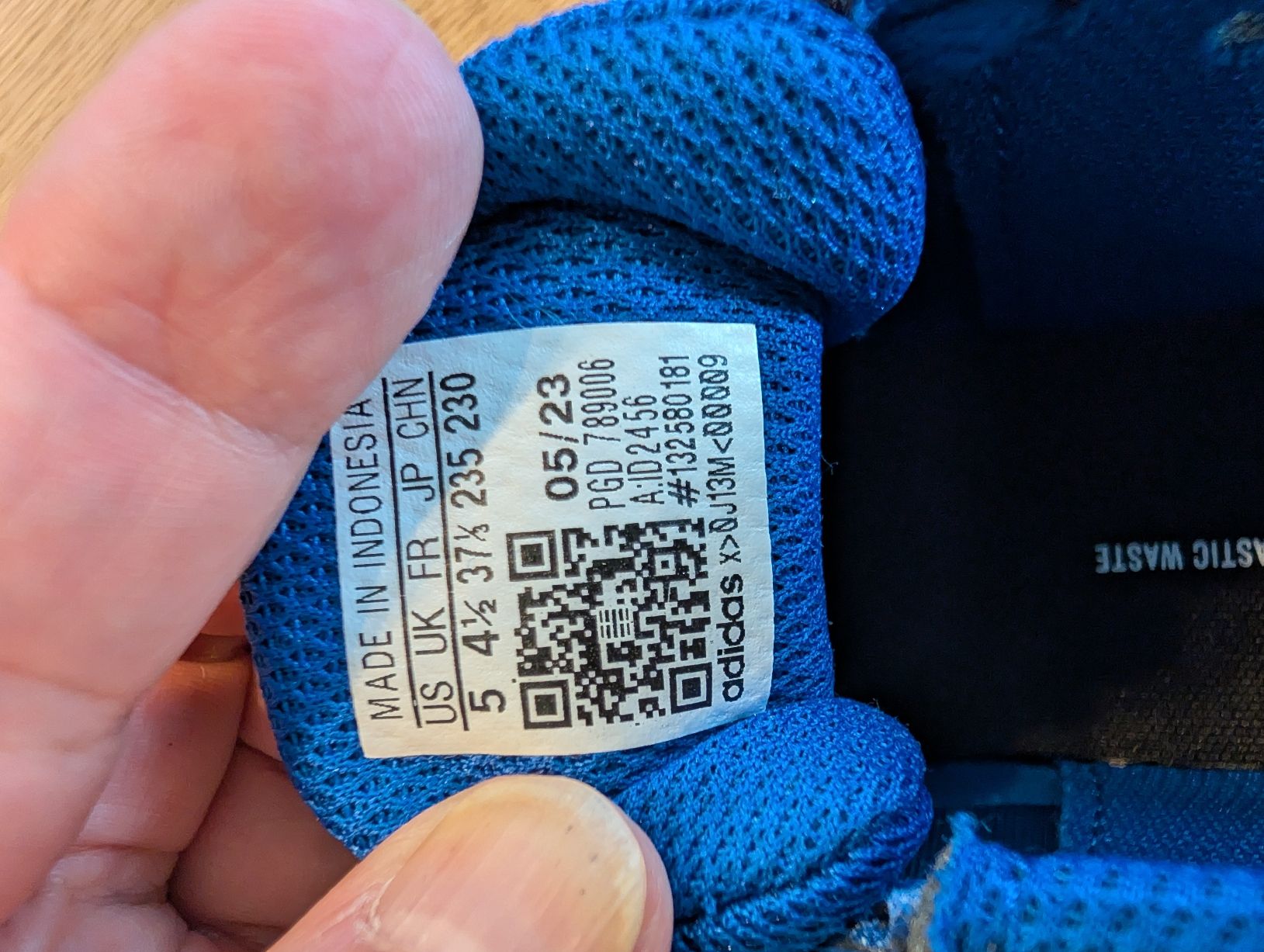 Adidas Scarpe da uomo: Adidas Turnschuhe Grösse 37 1/3 – Nuovo (secondo la descrizione) da Büren an der Aare venduto da bbu22 2
