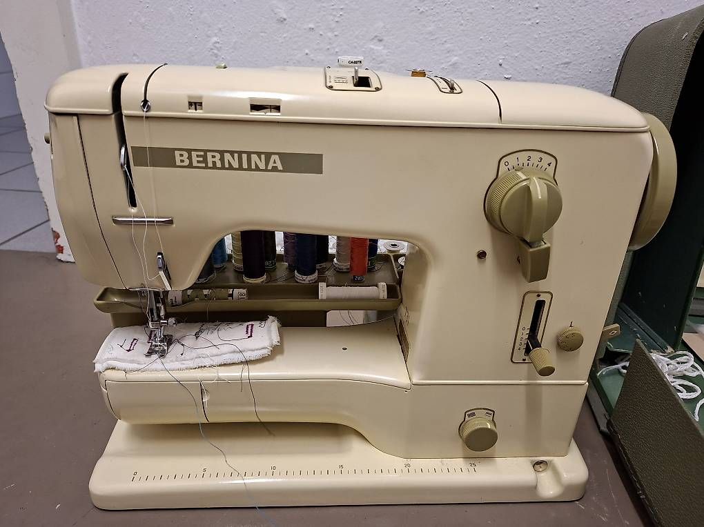 Bernina Macchine da cucire: Bernina 731 mit viel Zubehör – Usato da Olten venduto da Mezopotamya 3