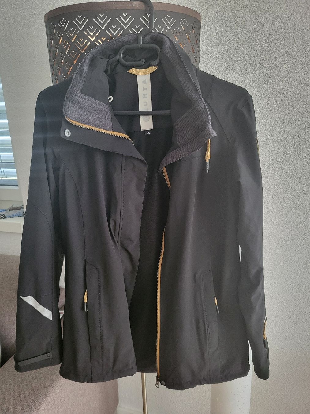 Vestes: Neuwertige Lutha Windjacke Gr. 36 – D'occasion à Seewen SZ par pw14