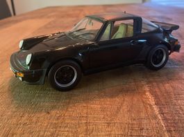 Porsche 911 Targa 3.3l von Norev