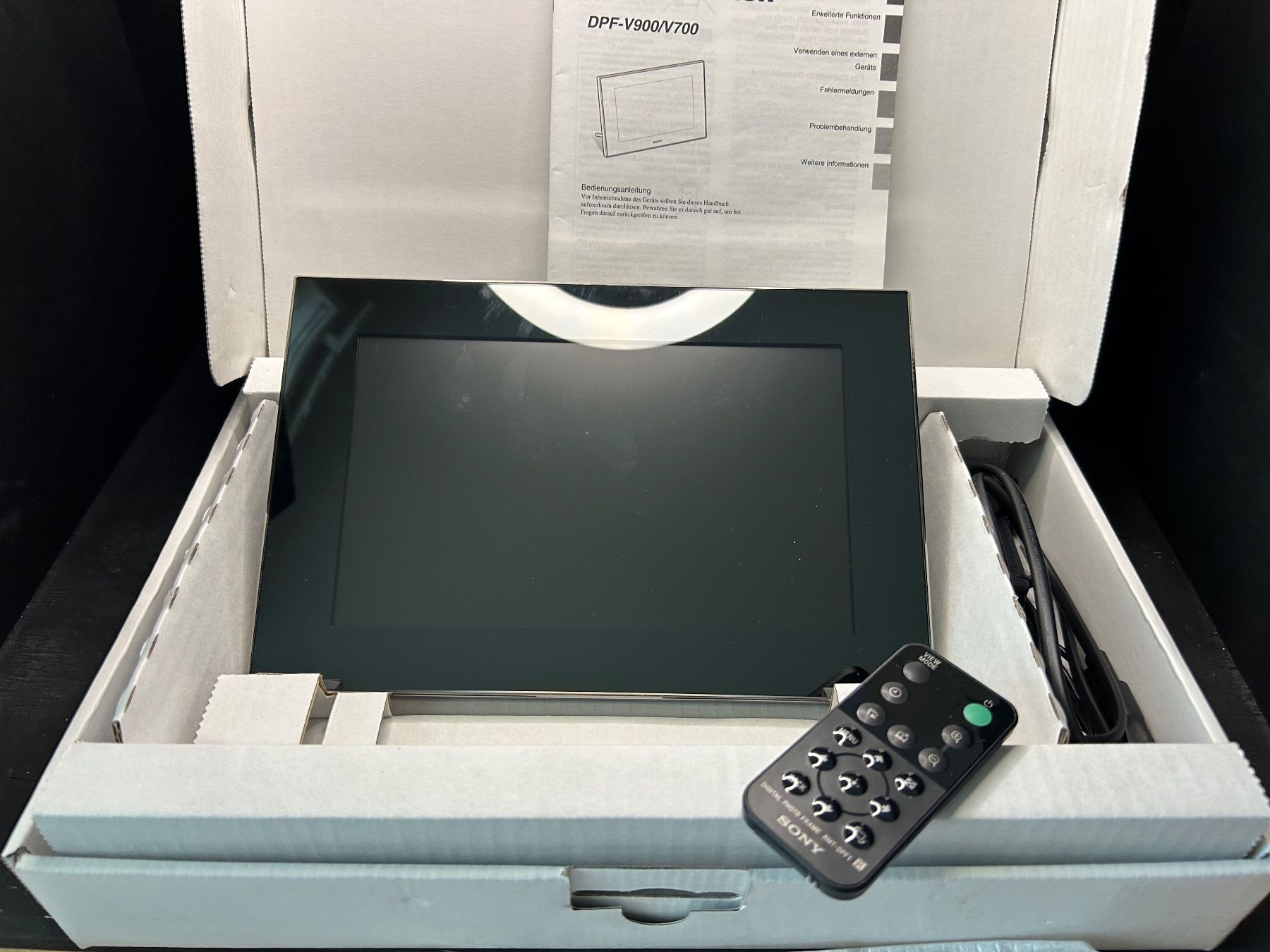 Cornici: Sony S-Frame DPF-V800 Digitaler Bilderrahmen mit Fernbedi... – Usato da Biel/Bienne venduto da JAN-SOLO 2