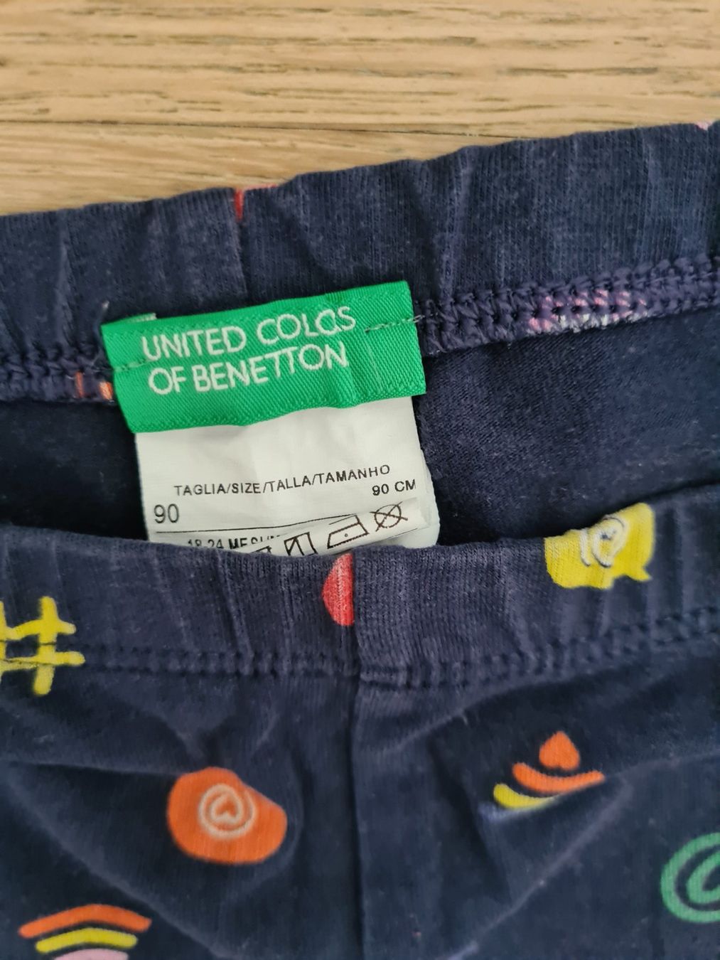 Benetton Pantaloni: Pantalon leggins Benetton taille 90 – Usato da Carouge GE venduto da Gasco 1