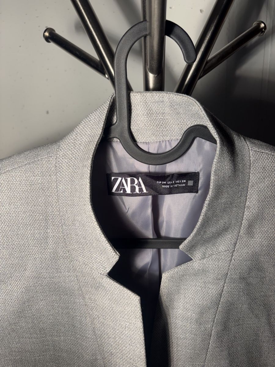 Zara Jacken: Zara Blazer grau Grösse 34  – Gebraucht aus Büsserach von SalebyGianni 1