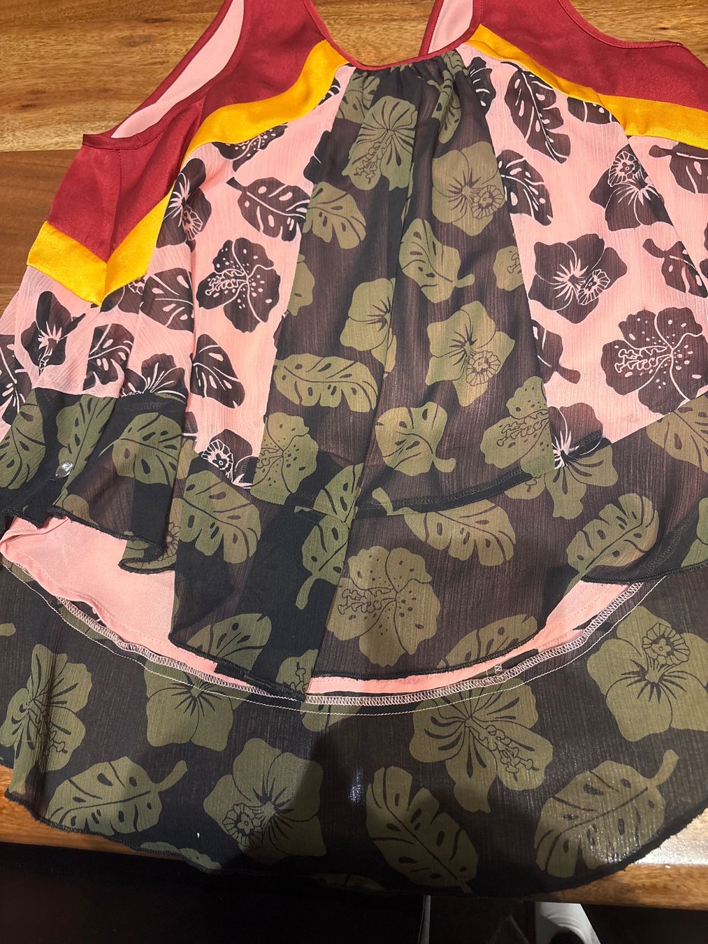 Top: Sommerliches Damen Top mit Blumenmuster, Grösse S – Usato da Andwil SG venduto da schmei 3